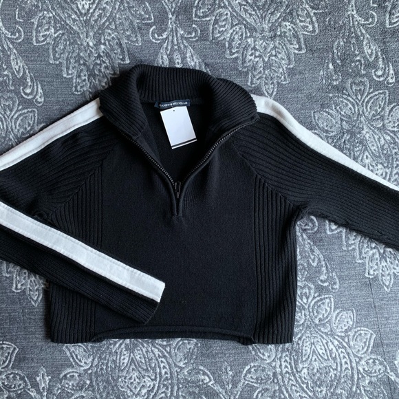 Brandy Melville Hilary Zip Sweater - Picture 5 of 8
